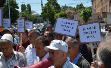 Protestojnë punëtorët e IMN Kosova, kërkojnë 20 përqindëshin