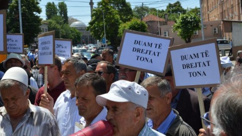 Protestojnë punëtorët e IMN Kosova, kërkojnë 20 përqindëshin