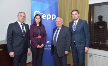 Daul: Të gjitha partitë anëtare të PPE-së të respektojnë demokracinë e brendshme dhe lirinë e mendimit