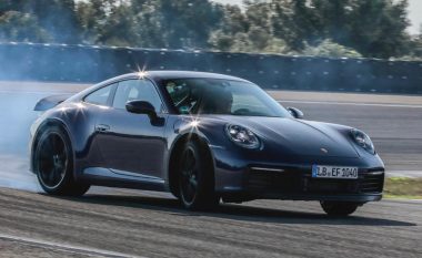 Faza finale e testimit të Porsche 911, ‘rrëshqitja’ në asfalt (Foto)
