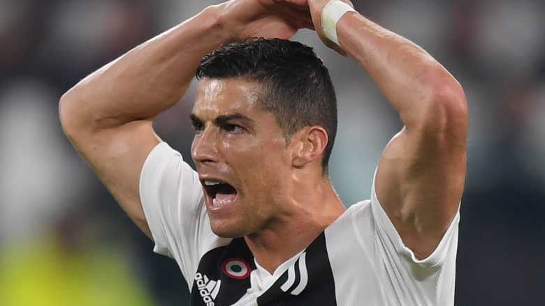 Ronaldo shënon gol të bukur dhe feston ndaj Manchester Unitedit