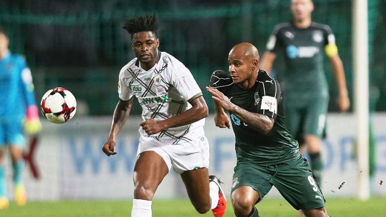 Alex Song flet për vitin e tij të tmerrshëm të kaluar në Rubin Kazan: Nuk kisha banesë, jetoja në fushën e stërvitjes – gjithë jeta ime ishin kompjuteri dhe telefoni