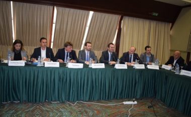 Sot në Maqedoni u organizua tryezë e rrumbullakët mbi sfidat dhe dilemat në sistemin e financimit të komunave