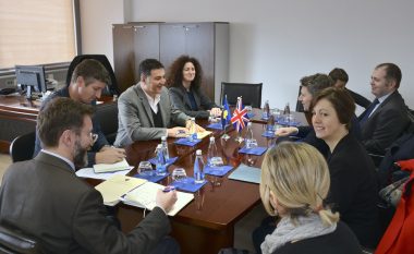 Çelaj takoi Davidson, së shpejti me marrëveshje të reja Kosovë-Mbretëri e Bashkuar