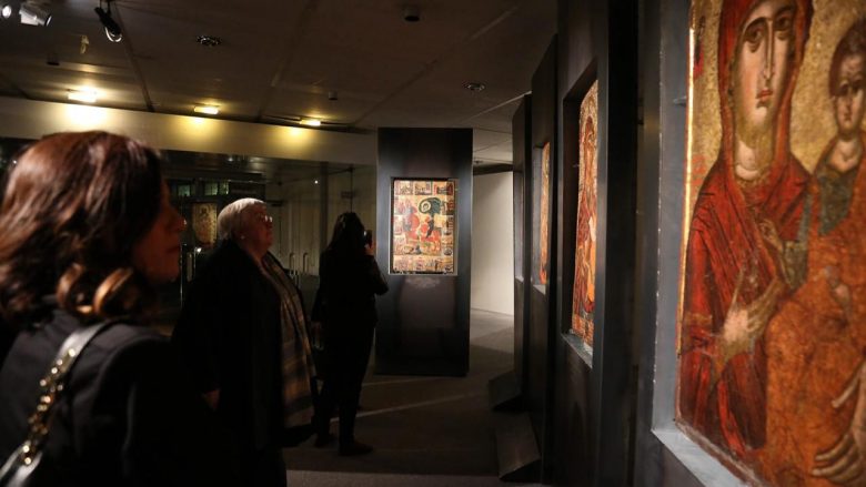 Arti mesjetar shqiptar, ekspozohet në Paris