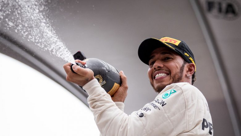 Lewis Hamilton e ka fituar garën për Çmimin e Madh të Brazilit (Foto: Lars Baron/Getty Images/Guliver)