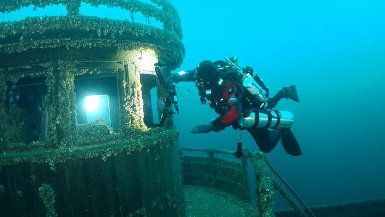 Anija e ‘mallkuar’ britanike , u gjet pas 90 vitesh në gjendje shumë të mirë (Video)