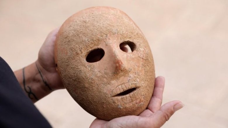 Gjendet një maskë, 9,000 vjet e vjetër