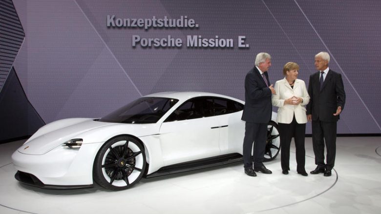 Ministri i Ekonomisë në Gjermani kërkon nga prodhuesit vendas, makina elektrike me pamje më të mirë (Foto)