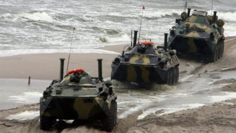 ​Moska rrit numrin e ushtrisë pranë kufirit ukrainas