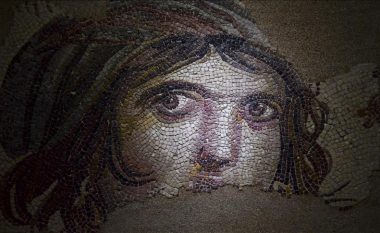 Pjesët munguese të mozaikut të “Vajzës rome”, do të kthehen në Turqi