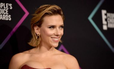 Scarlett Johansson rrëmben vëmendjen e të gjithë me hijeshinë në qilimin e kuq