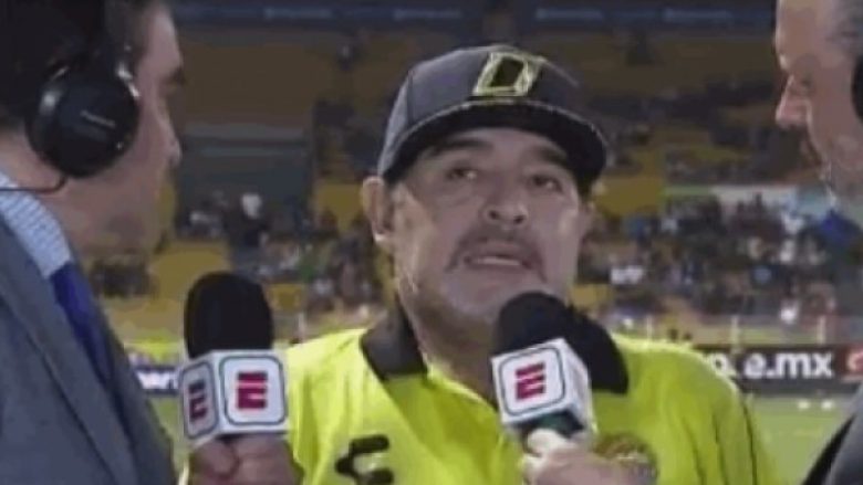 Lë të befasuar edhe gazetarët, momenti kur Maradona “bllokohet” për 11 sekonda gjatë një interviste televizive (Video)