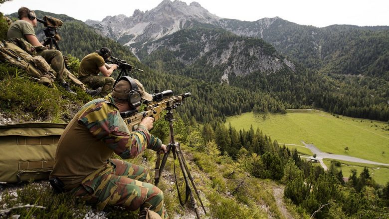 Snajperistët e tetë vendeve anëtare të NATO-së, ushtrojnë në alpet austriake (Foto)