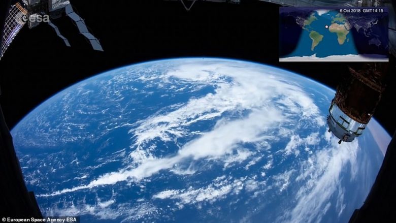 Stacioni Ndërkombëtar i Hapësirës shënon 20 vjetorin duke u rrotulluar dy herë rreth Tokës për ’15 minuta’ (Video)