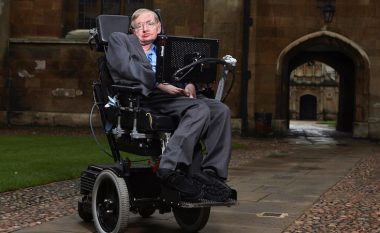 Karrigia me rrota e Stephen Hawking shitet për gati 400 mijë dollarë