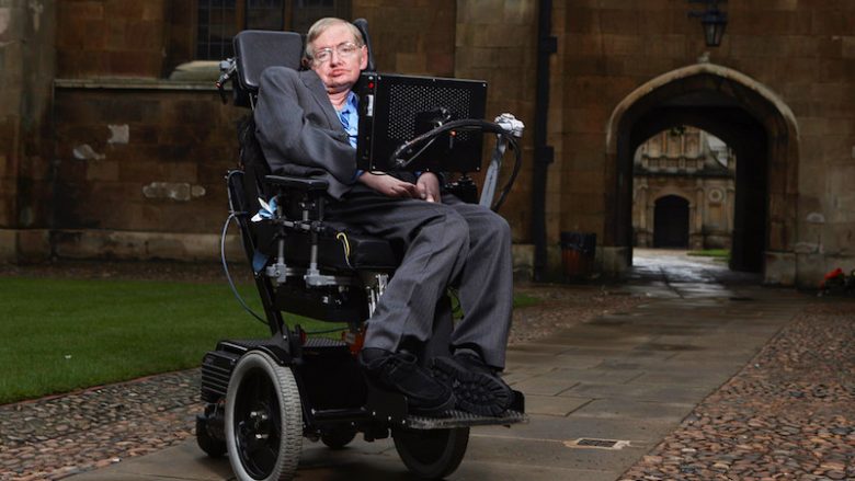 Karrigia me rrota e Stephen Hawking shitet për gati 400 mijë dollarë