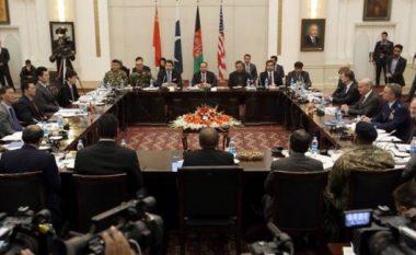Bisedime mes talebanëve dhe SHBA-së për paqen në Afganistan