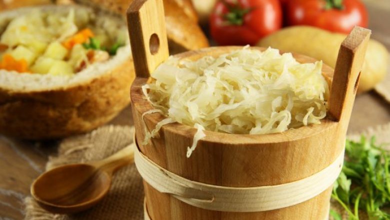 Tradicionalisht është më mirë: Receta e verifikuar për lakra turshi!