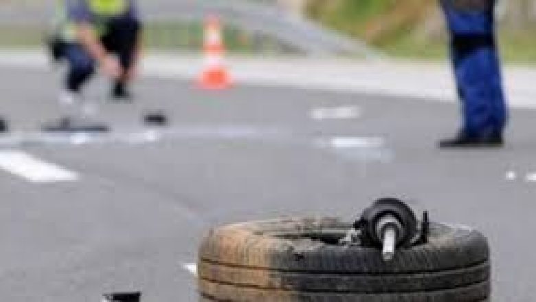 Katër persona të lënduar në një aksident në rrugën Gostivar-Kërçovë