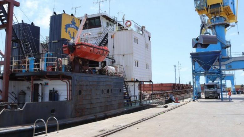 Për 10 muaj mbi 3 milionë tonë mallra eksport-import me anije në Durrës