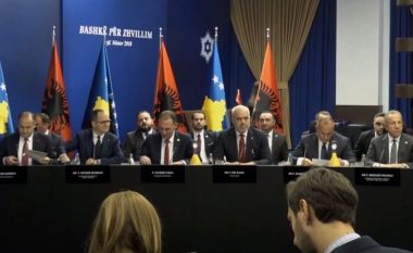 Analistët: Marrëveshjet mes Kosovës dhe Shqipërisë çojnë kah bashkimi kombëtar ekonomik (Video)