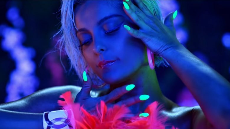 David Guetta, Bebe Rexha dhe J-Balvin sjellin videon e “Say my name”, këngëtarja shqiptare vjen me paraqitje atraktive në klip