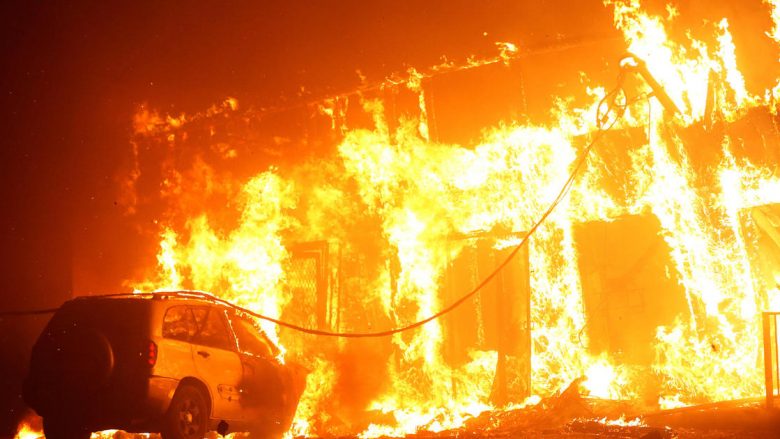 Zjarret shkatërrimtare në Kaliforni, arrin në 11 numri i të vdekurve (Foto/Video)
