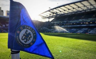 Chelsea dhe katër klube tjera të Ligës Premier në hetime nga FIFA, Blutë rrezikojnë ndalesë transferimesh për dy vite