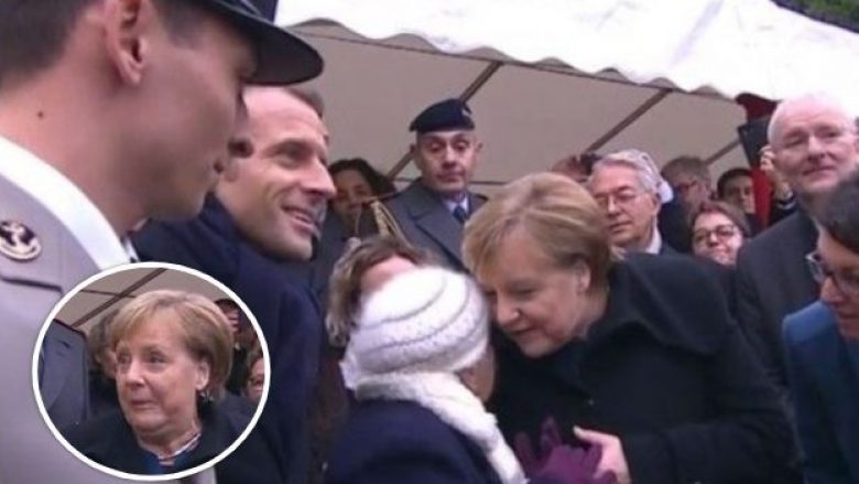 Momenti kur 100 vjeçarja ngatërron kancelaren gjermane me gruan e presidentit francez (Video)