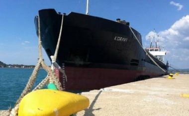 Greqi, përplaset me shkëmbinjtë anija shqiptare