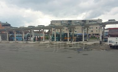 Rrahja te Stacioni i Autobusëve në Pejë, policia arreston të dyshuarin