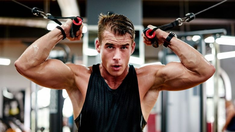 Sa muskuj vërtet mund t’i shtoni brenda një muaji