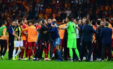 Federata turke e pamëshirshme me Galatasarayn dhe Fenerbahcen, nga Terim te Sas e Soldado – dënime shembullore pas zënkës së madhe