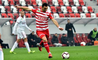 Supergoli nga distanca i Florent Hasanit vendos derbin ndaj Debrecenit