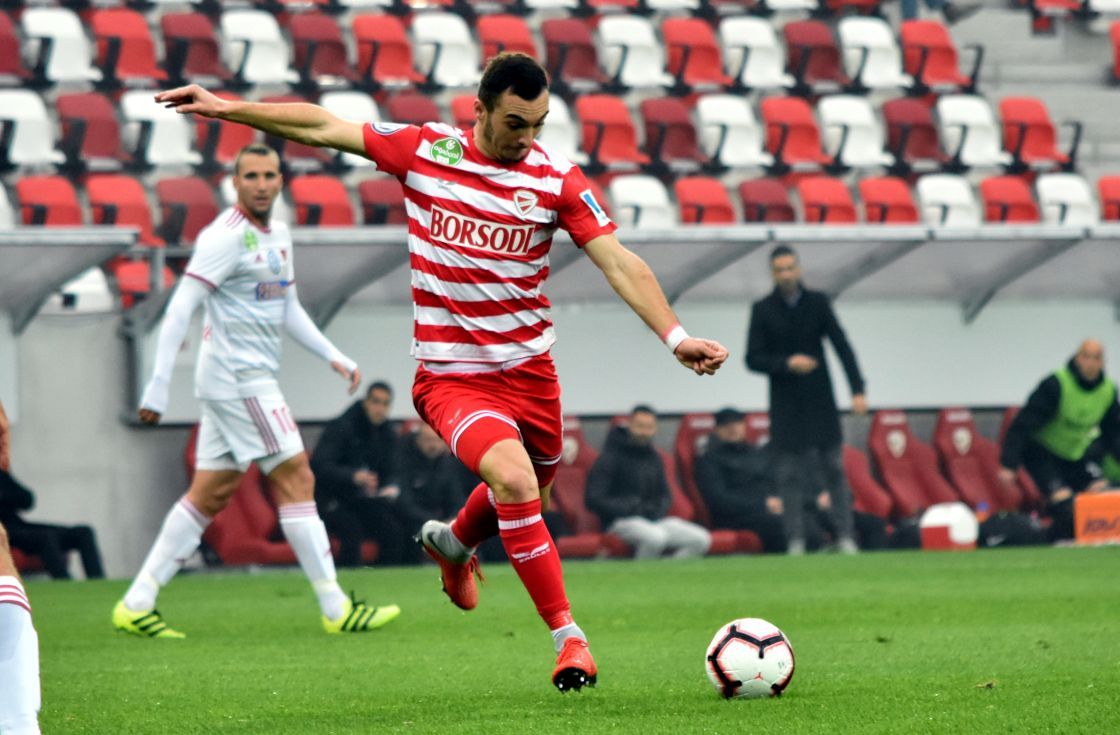 Supergoli nga distanca i Florent Hasanit vendos derbin ndaj Debrecenit