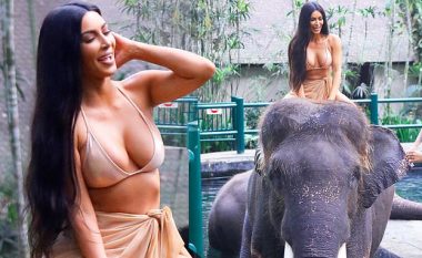 Kim Kardashian sërish në qendër të vëmendjes, shëtit me bikini hipur mbi elefant