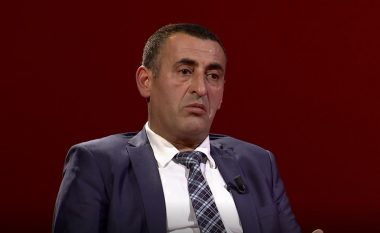 Lahi Brahimaj rrëfen se si Thaçi, Veseli dhe Luan Haradinaj ishin detyruar t’i lyejnë shtëpinë plakut në Deçan