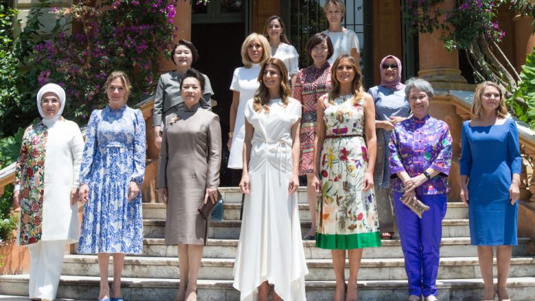 Nga Melania Trump te Emine Erdogan – Gratë e liderëve botërorë marrin vëmendje me paraqitjen e tyre në Samitin e G20