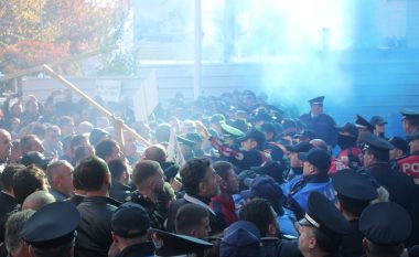 Rama, protestuesve: Merrni çfarë iu jep ligji dhe largohuni