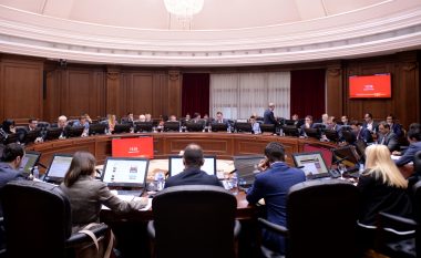 Qeveria e Maqedonisë ndau 50 milionë euro mbështetje financiare për komunat