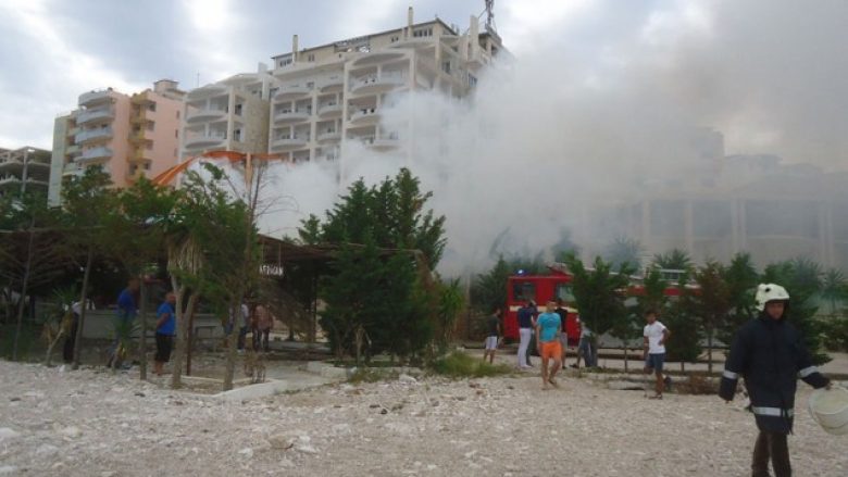 Përfshihet nga zjarri një hotel në Sarandë