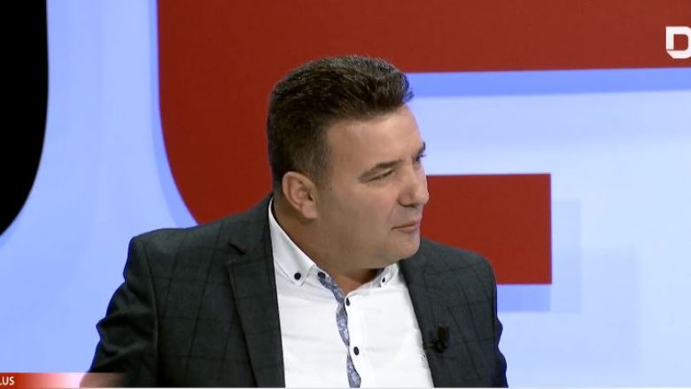Haxhi Shala: Pacolli të japë dorëheqje ende pa zbritur nga aeroplani i tij (Video)