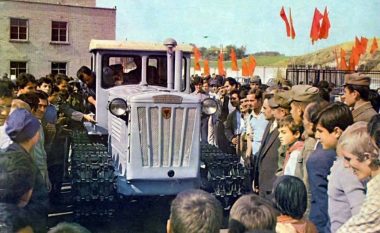 Flet kryeinxhinieri, tregon se kur dhe si u prodhua traktori i parë në Shqipëri (Foto)