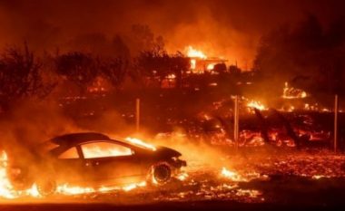​Zjarret shkatërrimtare përfshijnë Kaliforninë, disa të vdekur (Video)