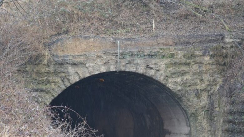 Sot nis sanimi i tunelit, mbyllet për qarkullim rruga Mitrovicë-Qabër