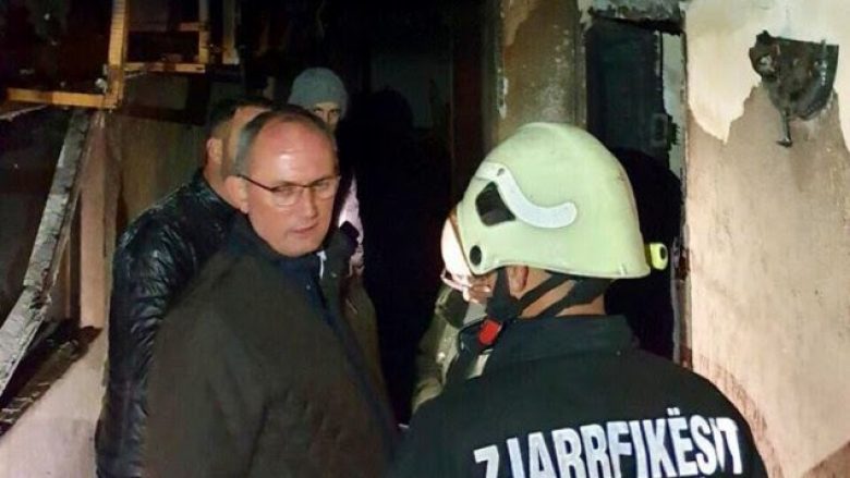 Një restorant në Ferizaj përfshihet nga zjarri