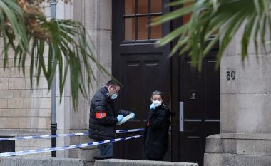 Sulmi me thikë ndaj një polici në Bruksel, sulmuesi sapo ishte liruar nga kujdesi psikiatrik (Video)