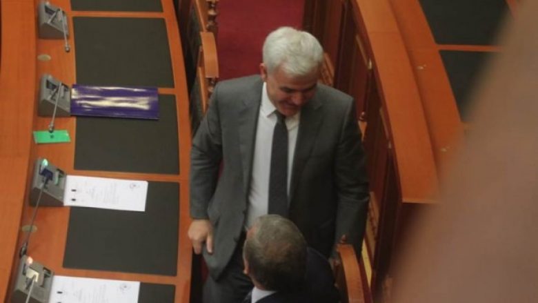 Parlamenti voton me 75 vota shkarkimin e Fatmir Xhafajt
