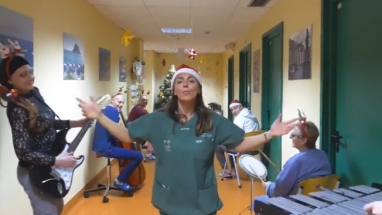 Videoja e stafit mjekësor në Itali bëhet virale (Video)